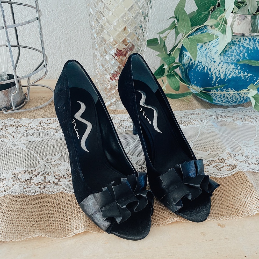 Nina black pumps